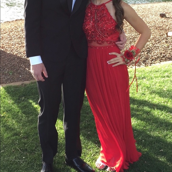 Beautiful Red Flowy Prom Dress - Picture 2 of 5